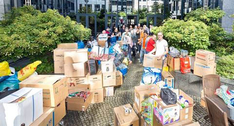 Los empleados de STRATO recogen donativos para ayudar a los refugiados