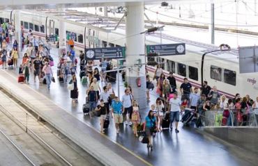 CGT convoca huelga en Renfe y Adif para maana, durante el fin de semana de Navidad 