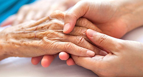 SANTALUCÍA refuerza su compromiso con las personas mayores y la lucha contra el cáncer