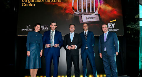Juan Abarca, presidente de HM Hospitales, Promede y de la Fundación IDIS, se alza con el XXVI Premio Emprendedor del Año de EY por la Zona Centro