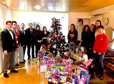 3 de cada 5 trabajadores le haran un buen regalo a su jefe estas navidades