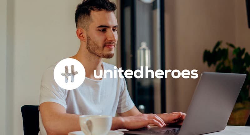 united-heroes-chico-ordenador
