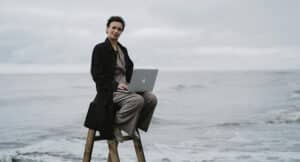 teletrabajo playa empleo NOTICIA.jpg