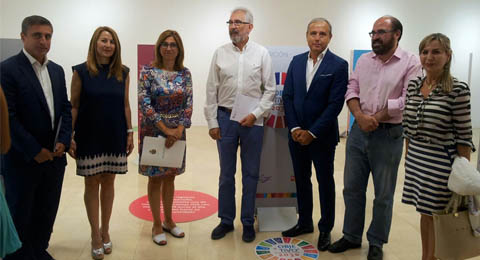 Calidad Pascual y la Fundación Caja de Burgos inauguran la Exposición ‘Objetivos 2030’