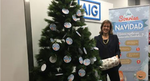 Los empleados de AIG donan regalos a familias desfavorecidas