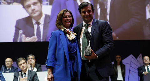 César Cernuda,premiado por su trayectoria profesional con el Premio Aster