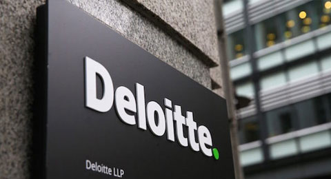 Deloitte forma a 400 estudiantes en tecnología en su primer IT Bootcamp