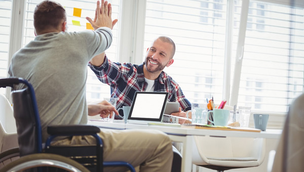 La Fundación Randstad y la Fundación Aon ponen en contacto a personas con discapacidad con empresas para facilitar su búsqueda de empleo