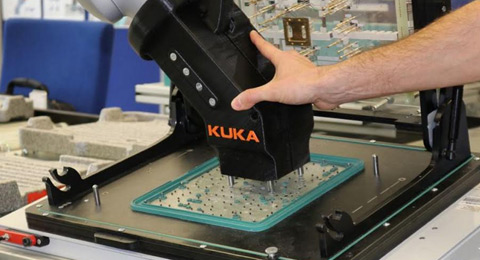 Fujitsu y KUKA realizan un proyecto pionero entre humanos y robots