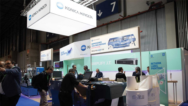 Konica MInolta empresa