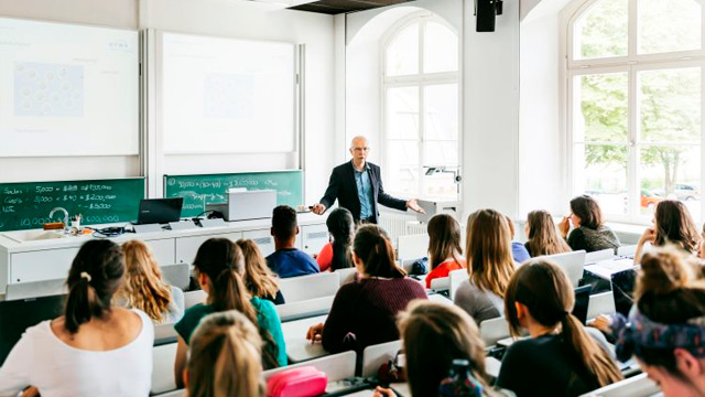 Mujeres en la Universidad estudios e igualdad 2023