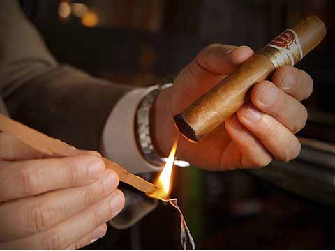 ¿Qué director de RRHH es un sibarita de los puros habanos?