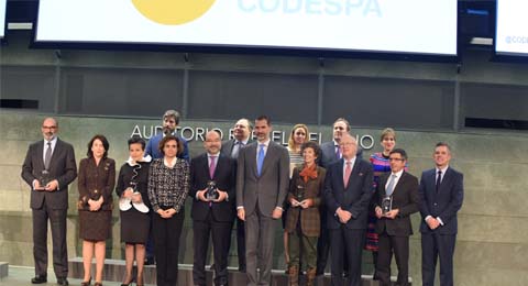 Los ganadores de la XIX edición de los Premios CODESPA, presididos por Su Majestad el Rey
