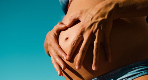 WOOM se une a iSalud.com para ofrecer un seguro médico adaptado a futuras mamás