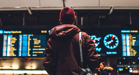 Retraso o cancelación de un vuelo en un viaje de trabajo: ¿Qué compensación puedo obtener?