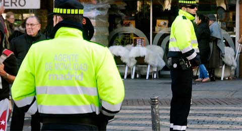 Los agentes de movilidad de Madrid cobrán un 10% más