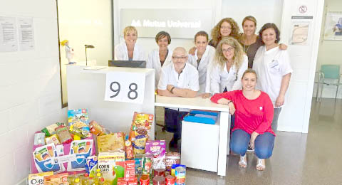 Mutua Universal recoge más de tres toneladas y media de alimentos para luchar contra el hambre
