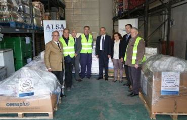 Los empleados de Alsa entregan 10 toneladas de comida para los bancos de alimentos