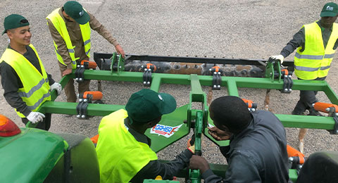 Tecnología y agricultura: el combo que impulsa la empleabilidad de los jóvenes migrantes