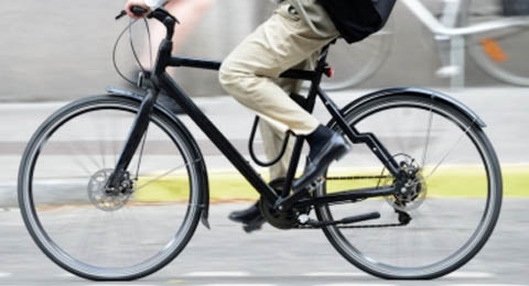 El 20% de los conductores iría a trabajar en bici si hubiera duchas en la oficina