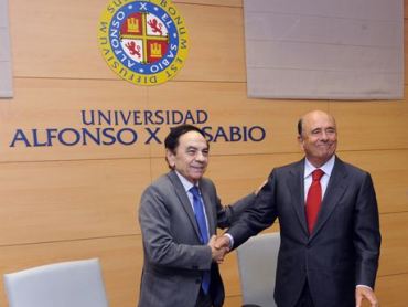 La Universidad Alfonso X el Sabio y Banco Santander renuevan su colaboración sobre formación
