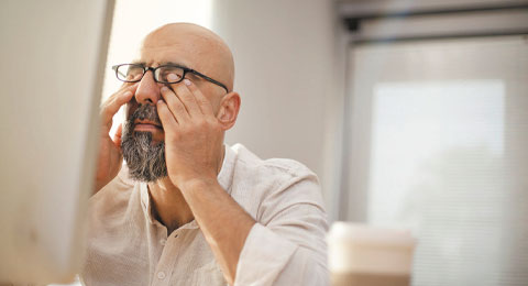 Descubre los cinco perjuicios que causa el teletrabajo en los empleados: el aislamiento, el principal problema