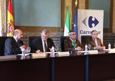 Carrefour y la Universidad de Córdoba firman un acuerdo para fomentar el empleo entre los universitarios