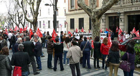 CC.OO. y UGT piden "despenalizar el derecho de huelga"