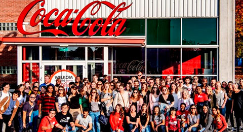 Coca-Cola alcanza su compromiso social empoderando a 5 millones de mujeres en 2020
