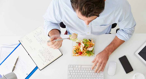 Un cuarto de los españoles no está satisfecho con su comida durante la jornada laboral