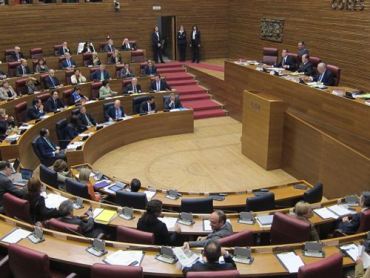 Las Cortes Valencianas abordarán la reducción del sueldo de altos cargos