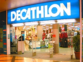 Decathlon recorta 1.177 empleos y amplía horas al resto de la plantilla