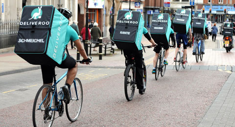 Deliveroo condenado por considerar a los "riders" falsos autónomos