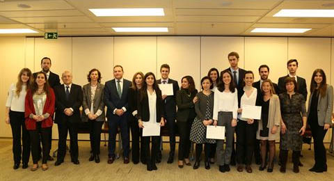 Un total de nueve estudiantes universitarios, premiados con las I Becas de Excelencia de Deloitte