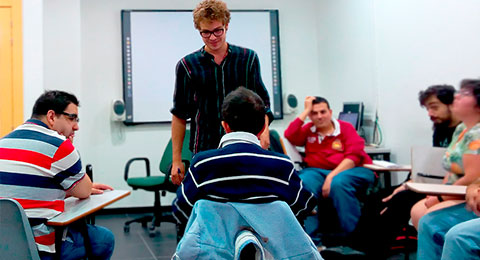 Cómo impulsar la integración laboral de personas con discapacidad a través de la formación de idiomas