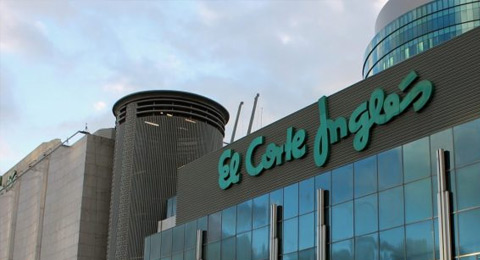 Empleados de El Corte Inglés dan la cara en el Día Internacional contra la Violencia de Género