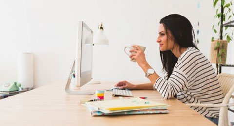 Trabajadoras a tiempo parcial que buscan un empleo a jornada completa duplican a los hombres