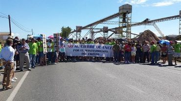 La plantilla de Ence Huelva sigue este lunes con las protestas