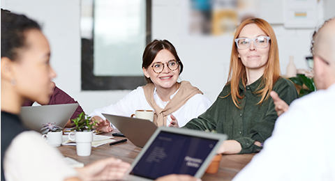 ¿Qué empresa ha obtenido un triple reconocimiento por promover la diversidad, equidad e inclusión?