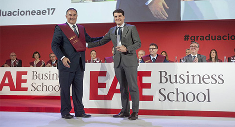 Grupo Santander y Nestlé, premios Top Recruiter EAE 2017