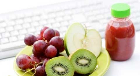 Según Agio Global, comer fruta en la oficina es beneficioso para la salud de los empleados