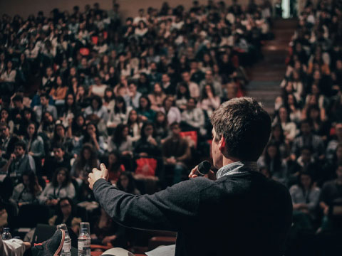 ¿Qué director de RRHH acude a clases de teatro para mejorar su oratoria?