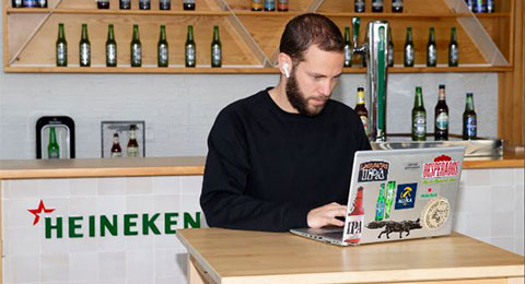 HEINEKEN España implementa este otoño su modelo híbrido de Smart Working: te contamos las claves