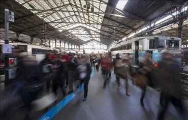 Renfe y Adif afrontan paros parciales y huelga en esta semana víspera de Navidad