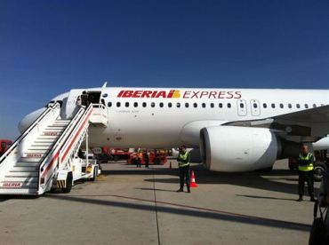 Iberia Express colabora con Aviación Sin Fronteras