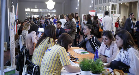 Más de 1400 asistentes participan en el Kühnel Talent Day en busca de empleo y formación