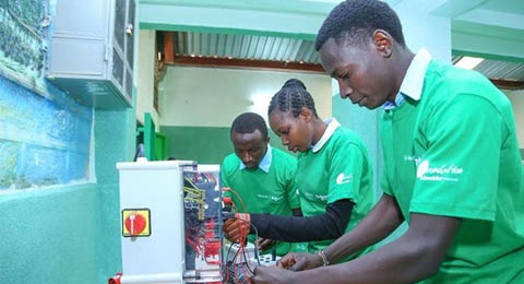 Schneider Electric y la Fundación de los Salesianos inauguran un nuevo laboratorio de electricidad