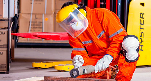 Calzado y prendas de abrigo para evitar riesgos laborales en trabajos de exterior