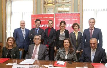 Mapfre financiará dos becas por valor de 200.000 euros para ampliar los estudios de postgrado en EE.UU.