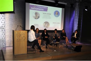 La II Jornada Internacional Mujer y Aeronáutica pide "diversidad de género"